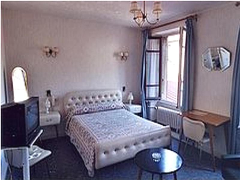 Hotel De Paris Poligny  Bilik gambar