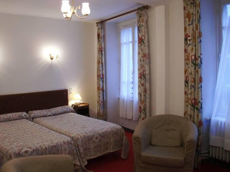 Hotel De Paris Poligny  Luaran gambar