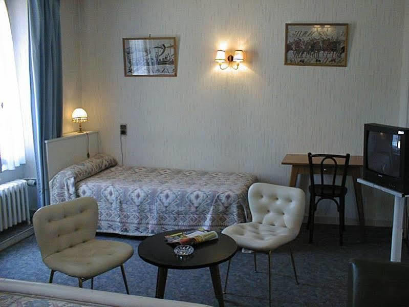 Hotel De Paris Poligny  Luaran gambar