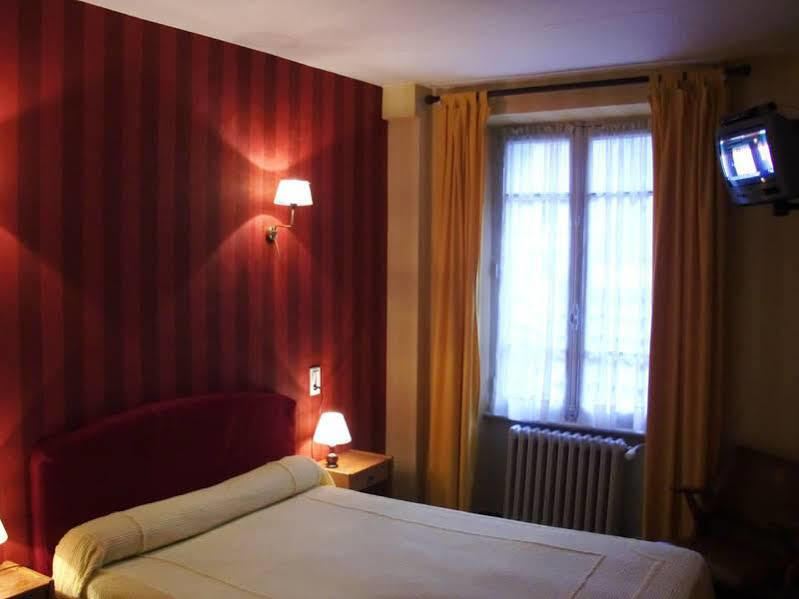 Hotel De Paris Poligny  Luaran gambar
